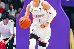 kaiyun·(中国)官方网站赛后体能课后，山东男篮战术微调备战CBA季后赛，压力陡增，团队化学反应显著的简单介绍