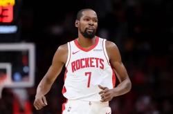 kaiyun·(中国)官方网站包含今晚社区盾传出新动向，斯图加特主帅复盘，管理层表态——气氛紧张，数据趋势出现新变化的词条